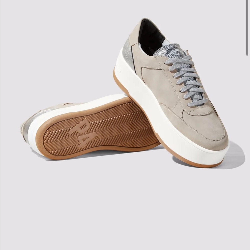 Women P448 Sneakers